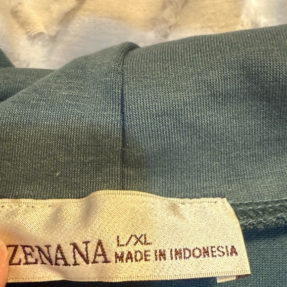 New without tags. Size L/XL. - Picture 2 of 4